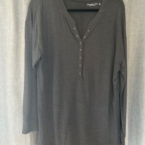 Abercrombie & Fitch Gray Long Sleeve Henley